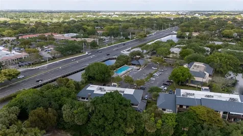 101 SW 96th Terrace Plantation FL 33324