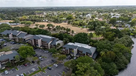 101 SW 96th Terrace Plantation FL 33324