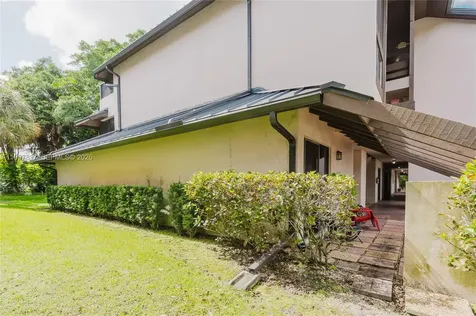 101 SW 96th Terrace Plantation FL 33324