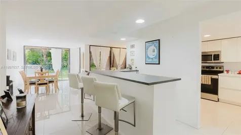 101 SW 96th Terrace Plantation FL 33324