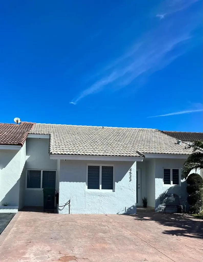 4533 SW 143rd Place Miami FL 33175