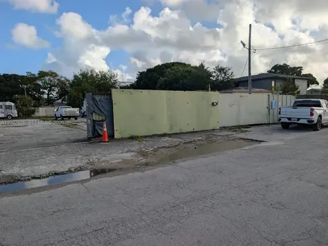 3175 NW 75th Street Miami FL 33147