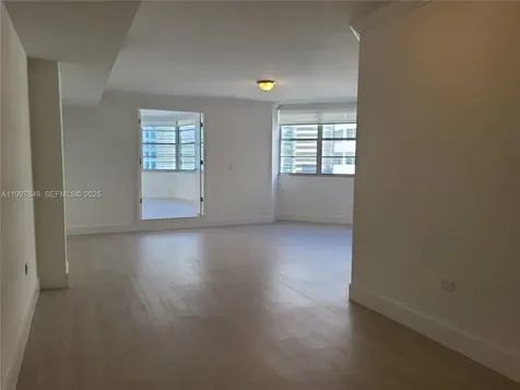 999 Brickell Bay Drive Miami FL 33131