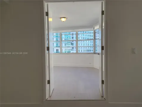 999 Brickell Bay Drive Miami FL 33131