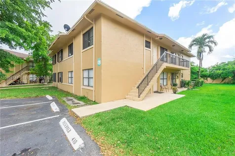 6690 W 26th Court Hialeah FL 33016