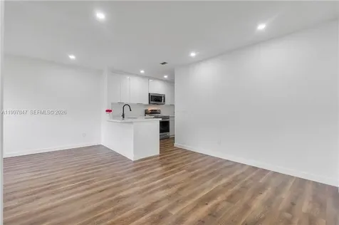 6690 W 26th Court Hialeah FL 33016