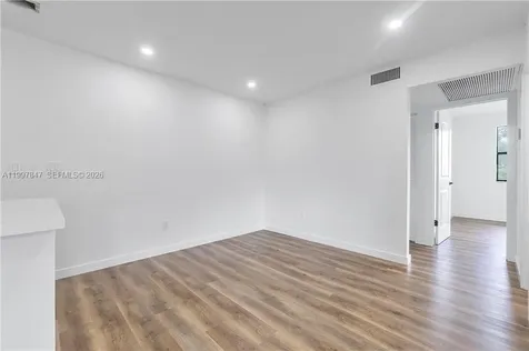 6690 W 26th Court Hialeah FL 33016