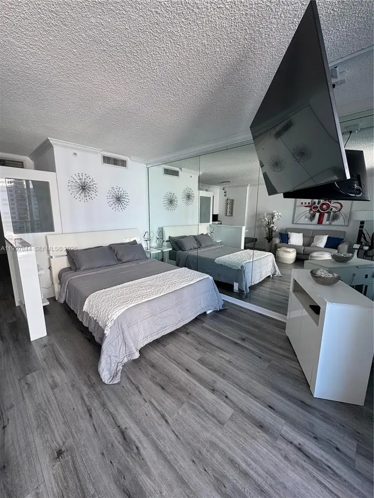 2501 S Ocean Drive Hollywood FL 33019