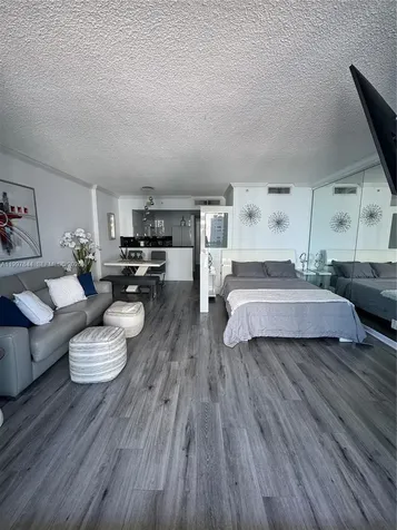 2501 S Ocean Drive Hollywood FL 33019