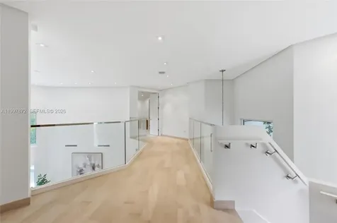 3752 NE 199 Street Aventura FL 33180