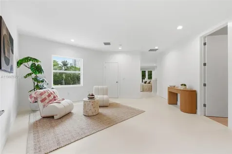 3752 NE 199 Street Aventura FL 33180