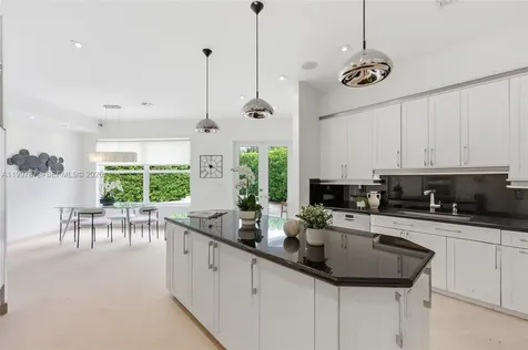 3752 NE 199 Street Aventura FL 33180