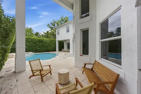 3752 NE 199 Street Aventura FL 33180