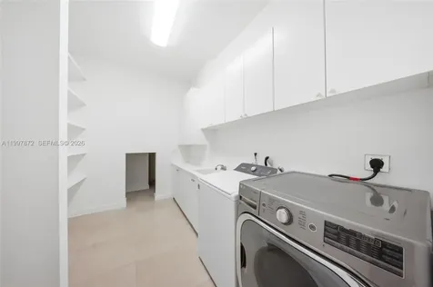 3752 NE 199 Street Aventura FL 33180