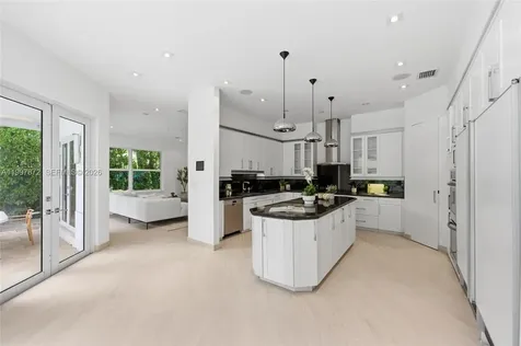 3752 NE 199 Street Aventura FL 33180