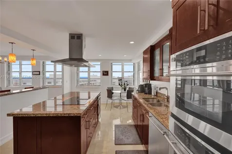 5660 Collins Avenue Miami Beach FL 33140