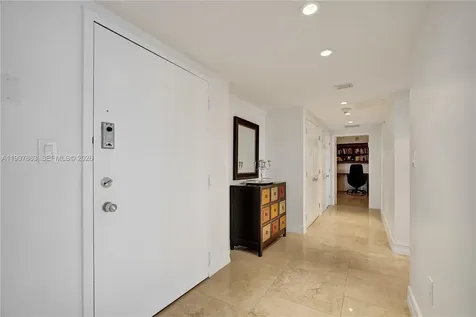 5660 Collins Avenue Miami Beach FL 33140