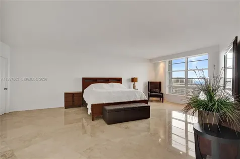 5660 Collins Avenue Miami Beach FL 33140