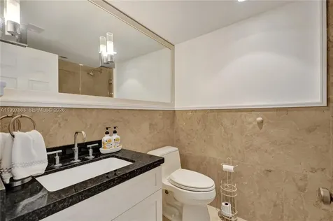 5660 Collins Avenue Miami Beach FL 33140