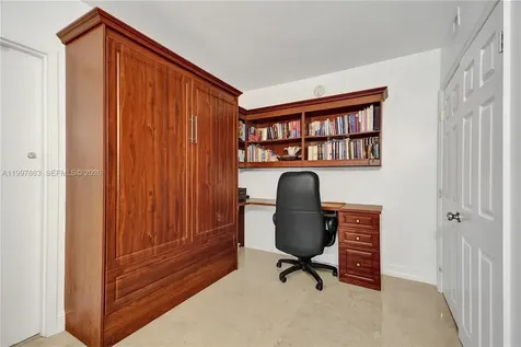 5660 Collins Avenue Miami Beach FL 33140