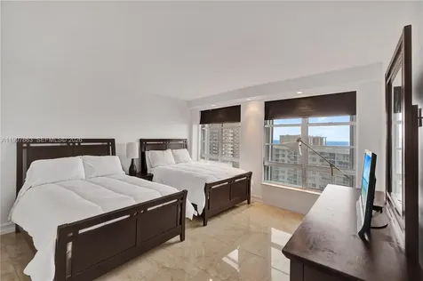5660 Collins Avenue Miami Beach FL 33140