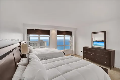 5660 Collins Avenue Miami Beach FL 33140