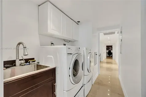 5660 Collins Avenue Miami Beach FL 33140