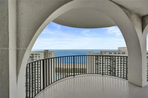 5660 Collins Avenue Miami Beach FL 33140