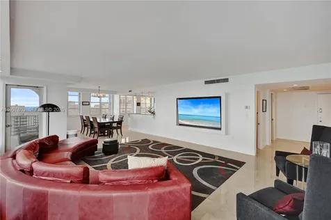 5660 Collins Avenue Miami Beach FL 33140