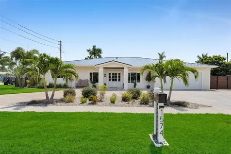 1574 Ricardo Fort Myers FL 33901