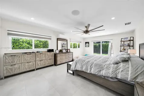 1574 Ricardo Fort Myers FL 33901