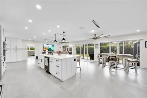 1574 Ricardo Fort Myers FL 33901