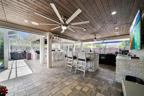 1574 Ricardo Fort Myers FL 33901
