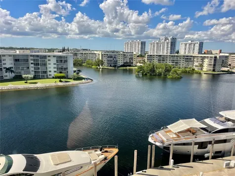 1000 Island Boulevard Aventura FL 33160