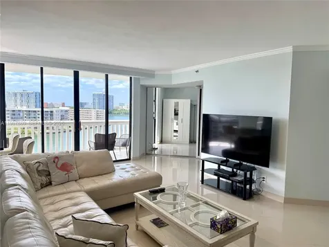 1000 Island Boulevard Aventura FL 33160