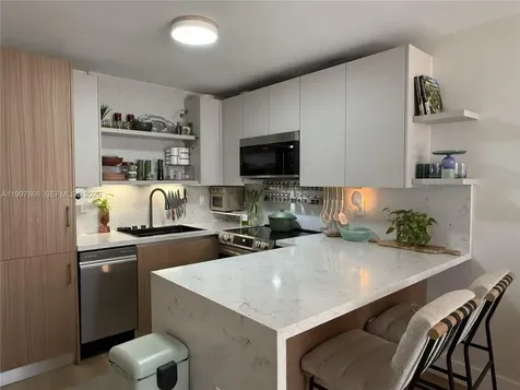 1666 West Avenue Miami Beach FL 33139