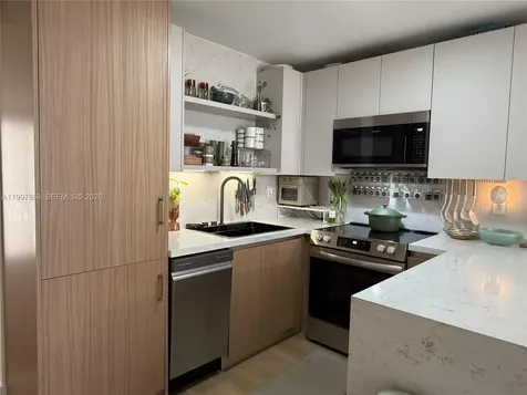 1666 West Avenue Miami Beach FL 33139