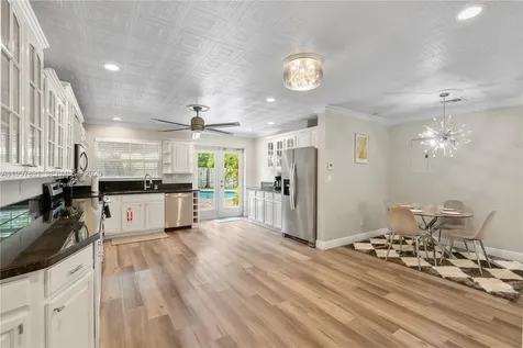 1652 NE 39th Street Oakland Park FL 33334