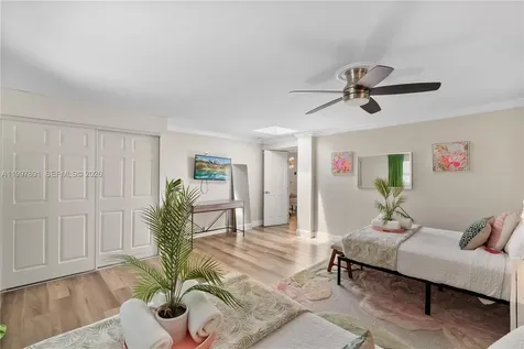 1652 NE 39th Street Oakland Park FL 33334
