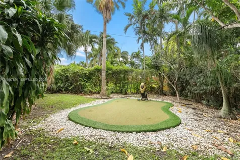 1652 NE 39th Street Oakland Park FL 33334