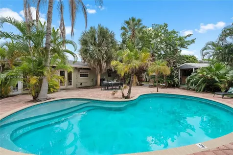 1652 NE 39th Street Oakland Park FL 33334