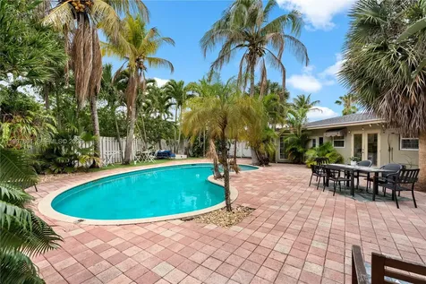 1652 NE 39th Street Oakland Park FL 33334