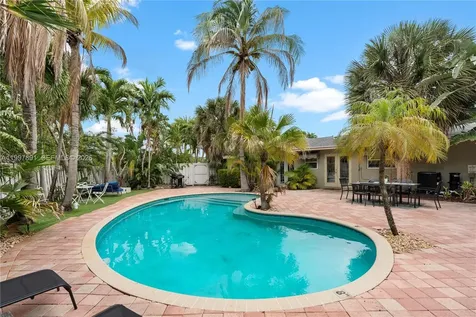 1652 NE 39th Street Oakland Park FL 33334
