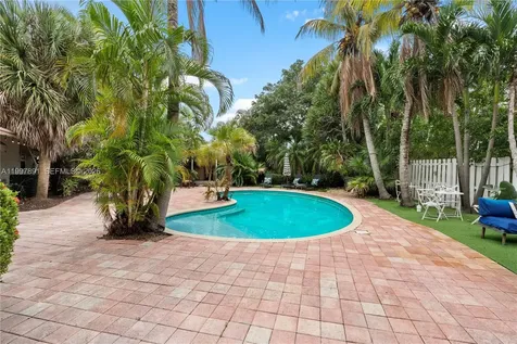 1652 NE 39th Street Oakland Park FL 33334