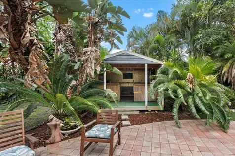 1652 NE 39th Street Oakland Park FL 33334