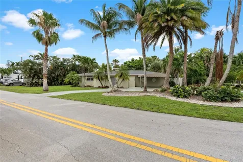 1652 NE 39th Street Oakland Park FL 33334