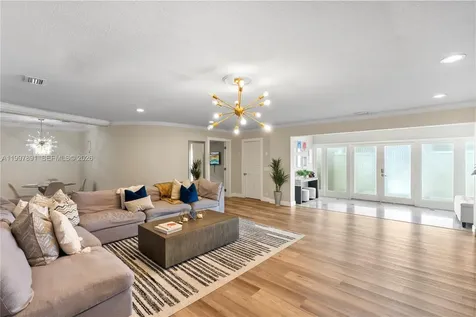 1652 NE 39th Street Oakland Park FL 33334