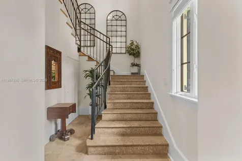685 Harbor Lane Key Biscayne FL 33149
