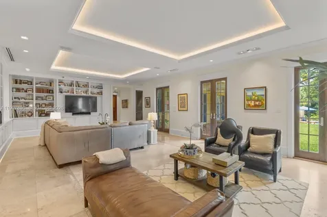 685 Harbor Lane Key Biscayne FL 33149