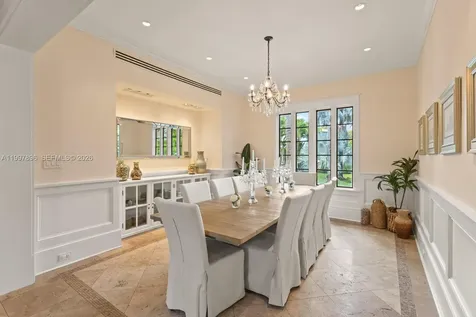 685 Harbor Lane Key Biscayne FL 33149